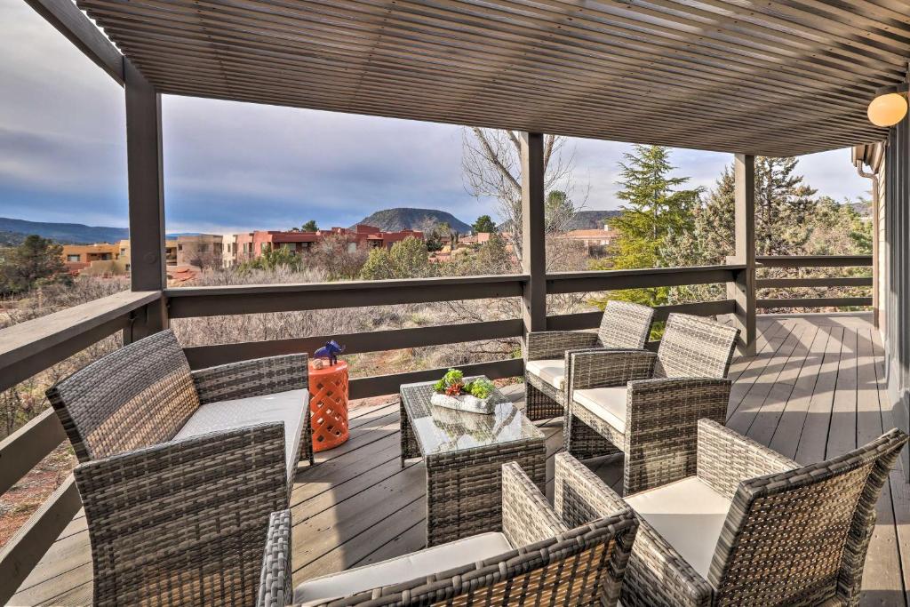 Sleek Sedona Abode with Hot Tub Deck and Optional Chef - main image