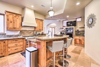 Spacious and Modern Sedona Abode with Fire Pit! - image 10