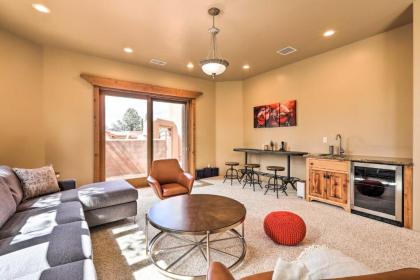 Spacious and Modern Sedona Abode with Fire Pit! - image 4