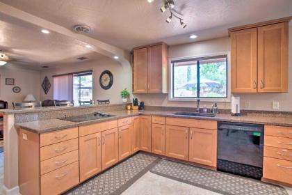 Sedona Retreat with Yard in Quiet Community! - image 10