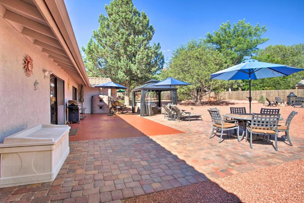 Sedona Retreat with Yard in Quiet Community! - image 2