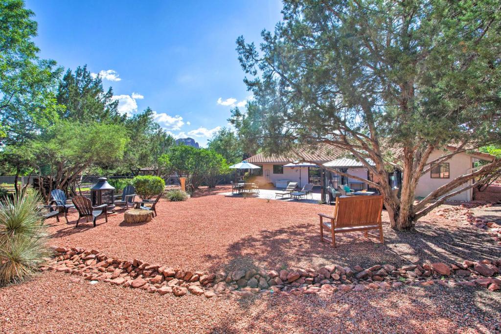 Sedona Retreat with Yard in Quiet Community! - image 3