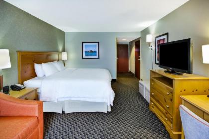 Hampton Inn Seekonk - image 9