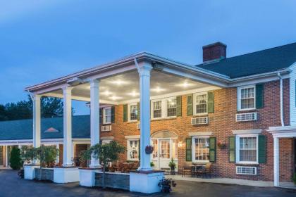 Colonial Inn Seekonk - image 1