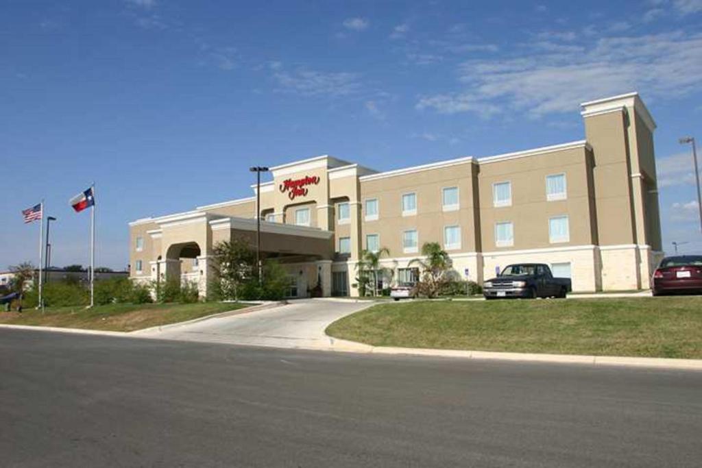 Hampton Inn Seguin - main image