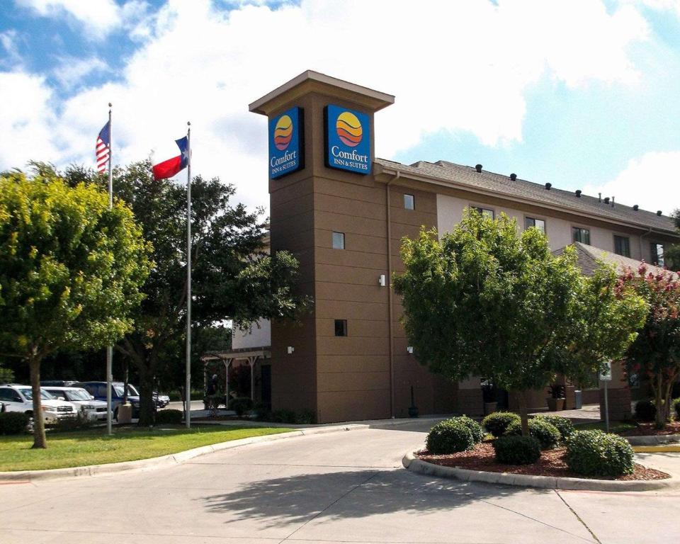 Comfort Inn & Suites Seguin - main image