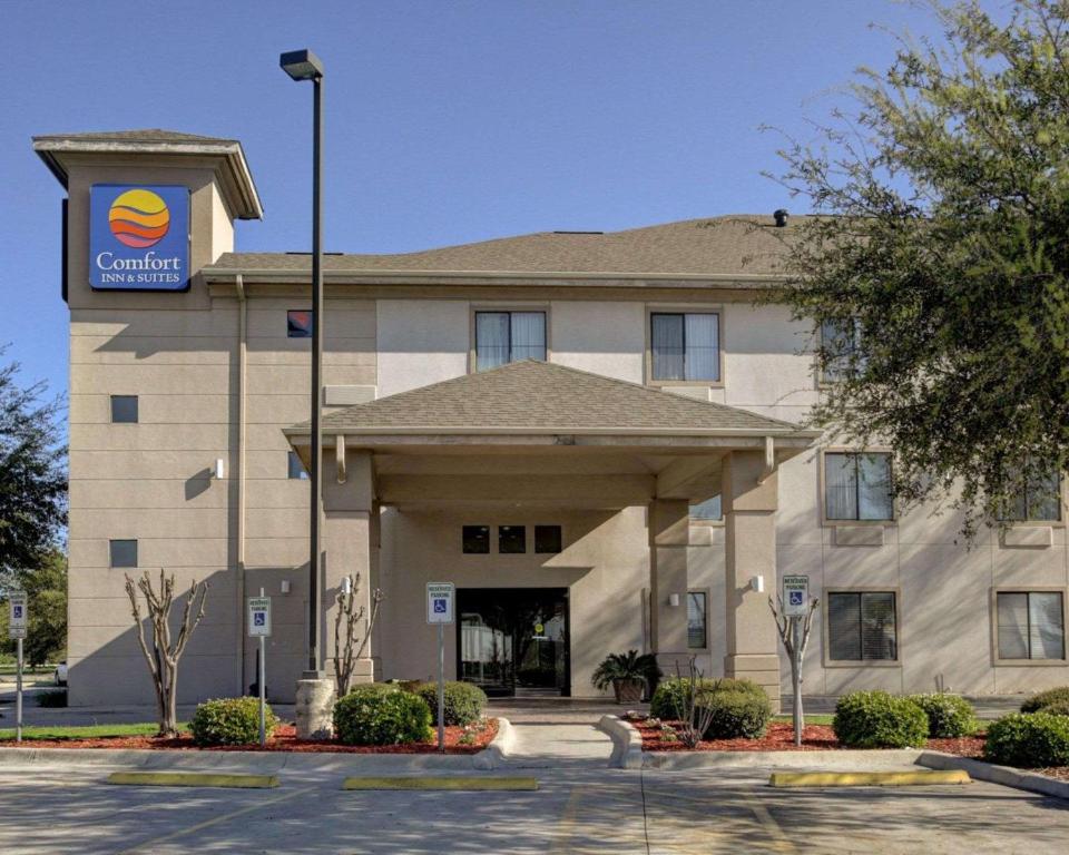 Comfort Inn & Suites Seguin - image 5