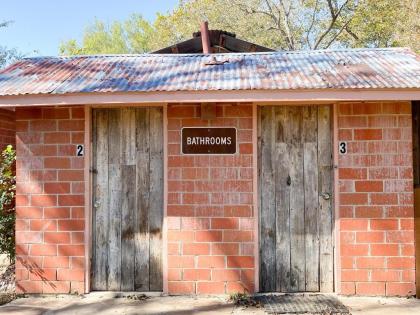 Geronimo Creek Retreat Glamping Cabin #3 - image 13