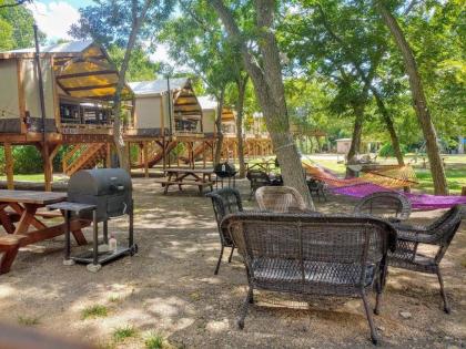 Geronimo Creek Retreat Glamping Cabin #5 - image 6