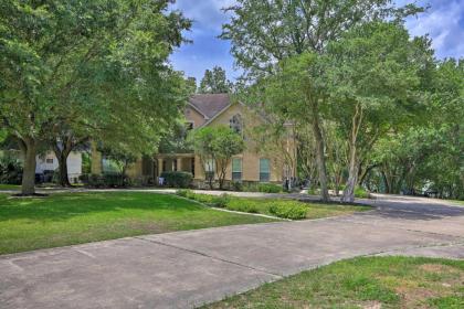 Patriotic Lakefront Seguin Home with Dock and Deck - image 10