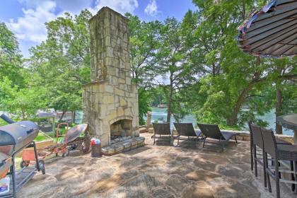 Patriotic Lakefront Seguin Home with Dock and Deck - image 13