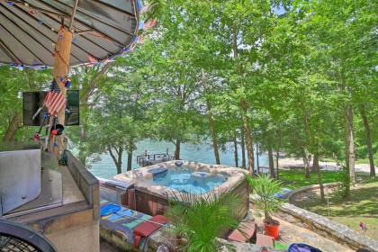 Patriotic Lakefront Seguin Home with Dock and Deck - image 9