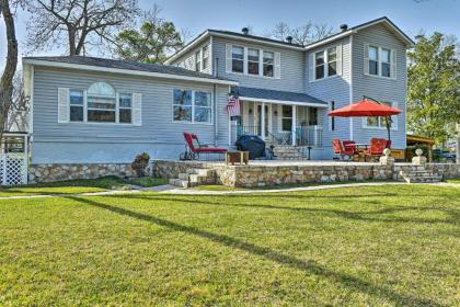 Spacious Lake Placid House with Diving Board! - image 3