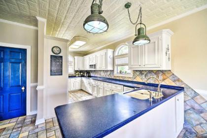 Spacious Lake Placid House with Diving Board! - image 9