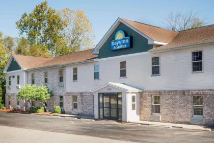 Days Inn  Suites by Wyndham Sellersburg Sellersburg