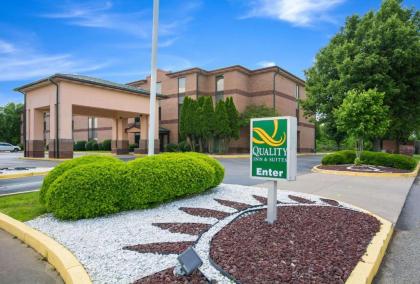 Quality Inn & Suites-Sellersburg - image 2