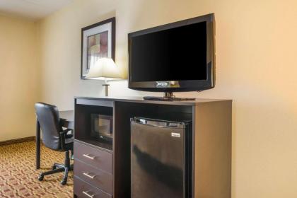 Quality Inn & Suites-Sellersburg - image 4