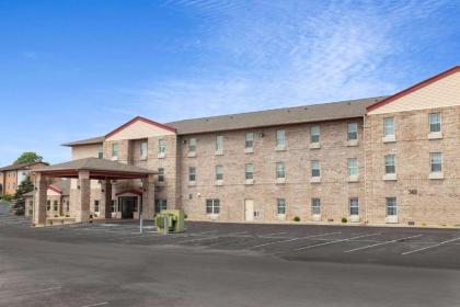 Ramada by Wyndham Sellersburg/Louisville North - image 12