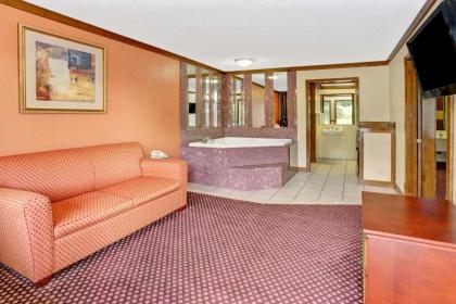 Travelodge by Wyndham Sellersburg / Louisville North - image 3