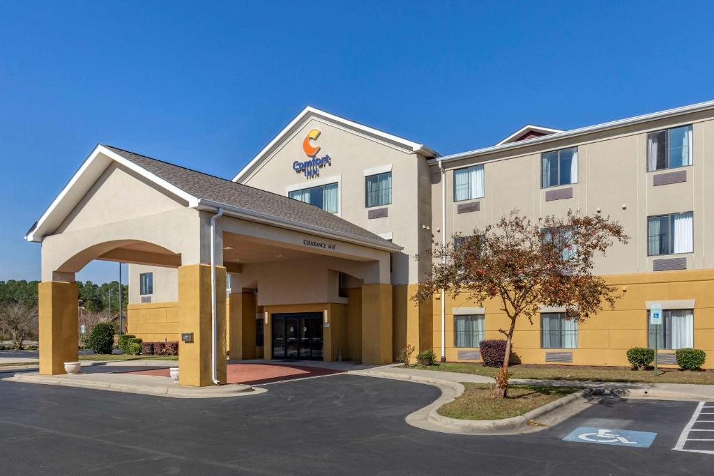 Comfort Inn Smithfield near I-95 - main image