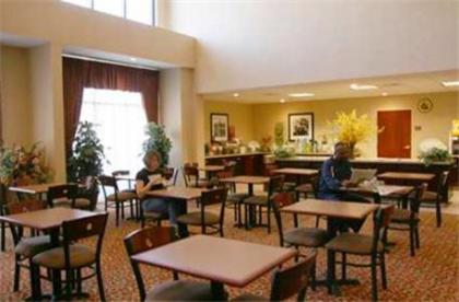 Hampton Inn Selma - image 15