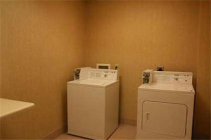 Hampton Inn Selma - image 7