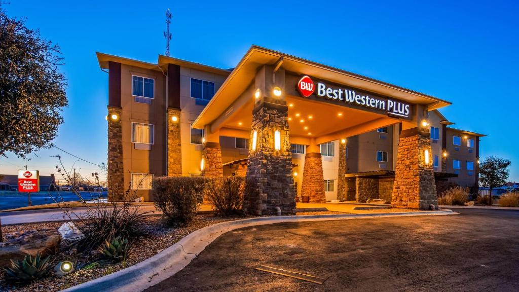 Best Western Plus Seminole Hotel & Suites - main image