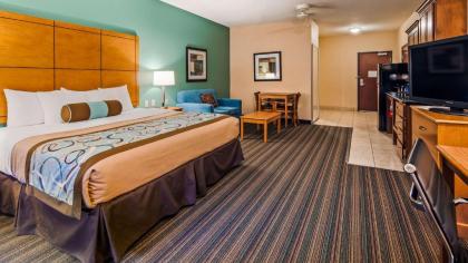 Best Western Plus Seminole Hotel & Suites - image 8