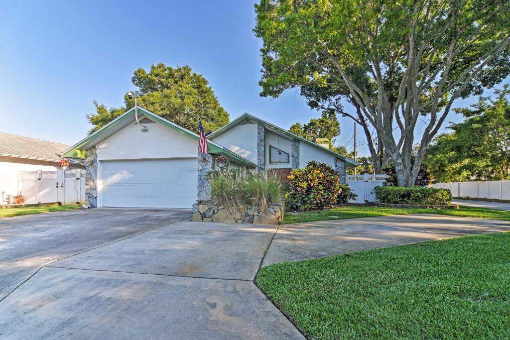 Sunny Seminole Home with Pool 4 Miles to Beach! - image 6