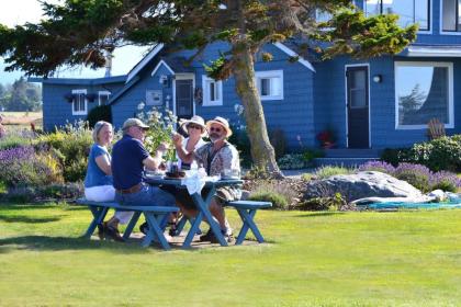 Juan de Fuca Cottages - image 11