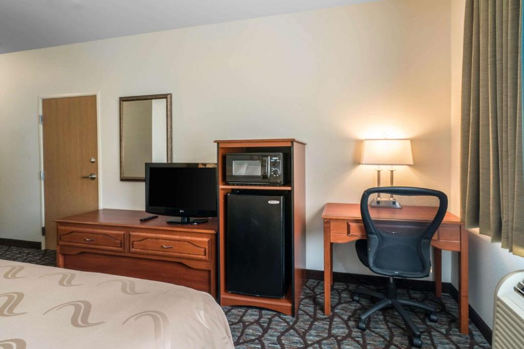 Quality Inn & Suites at Olympic National park - image 6