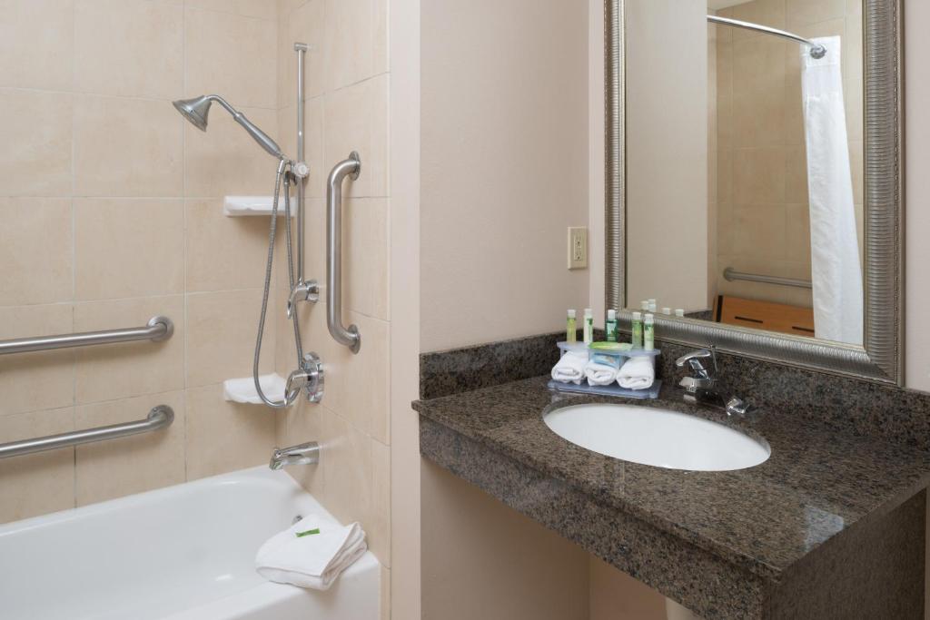 Holiday Inn Express Hotel & Suites North Sequim an IHG Hotel - image 6