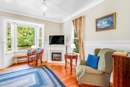 Peaceful Farm Rental in Sequim - image 2