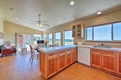 Sequim Cottage with Panoramic Olympic Mtn Views! - image 9