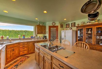 Charming Sequim House with Olympic Peninsula Views! - image 3