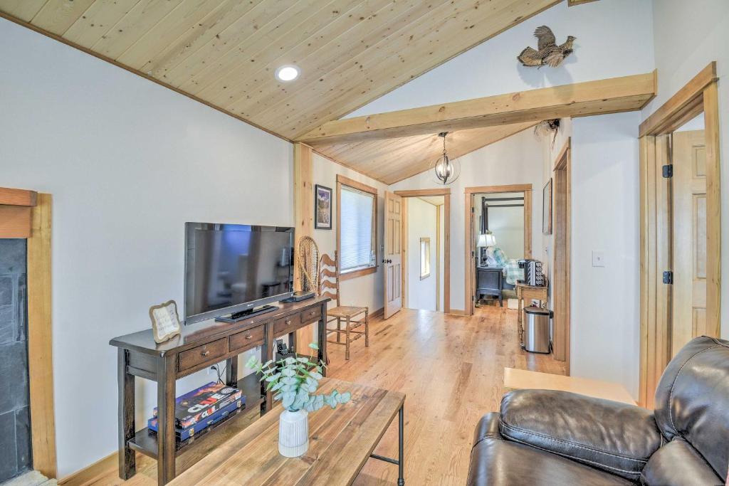 Sequim Condo Olympic Discovery Trail Access! - image 3