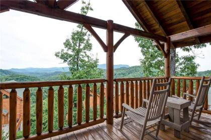 Mountain Seduction 2 Bedrooms Sleeps 16 Views Foosball Jacuzzi WiFi - image 5