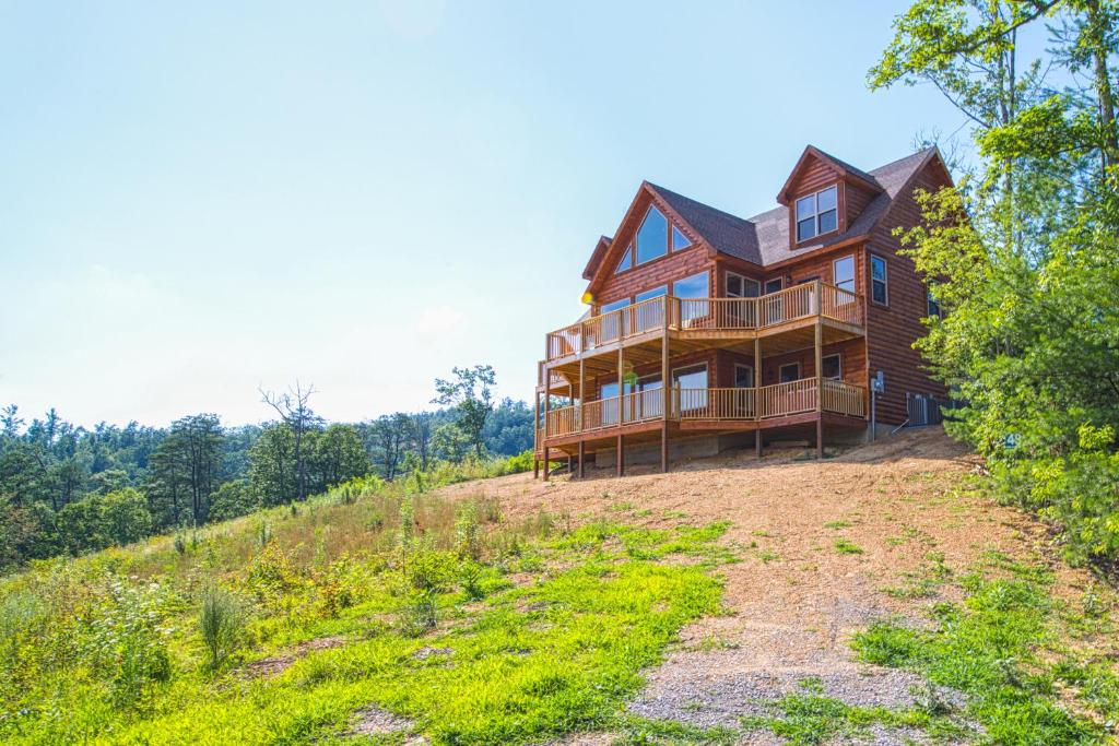 Bearadise - 6 Bed 5 Bath Vacation home in Pigeon Forge - main image