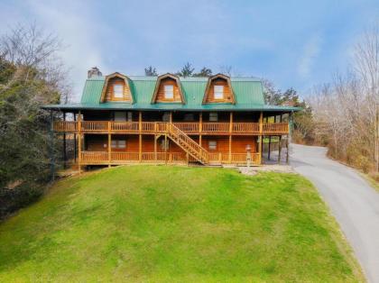 Smoky Bear Lodge with Guest House - image 2