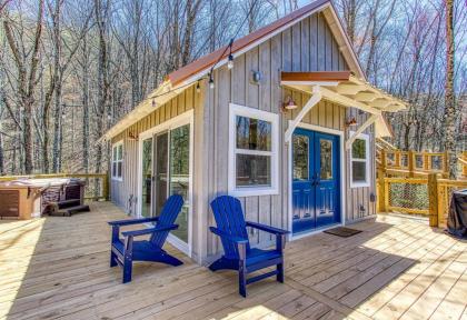 Chasing Fireflies treehouse Sevierville