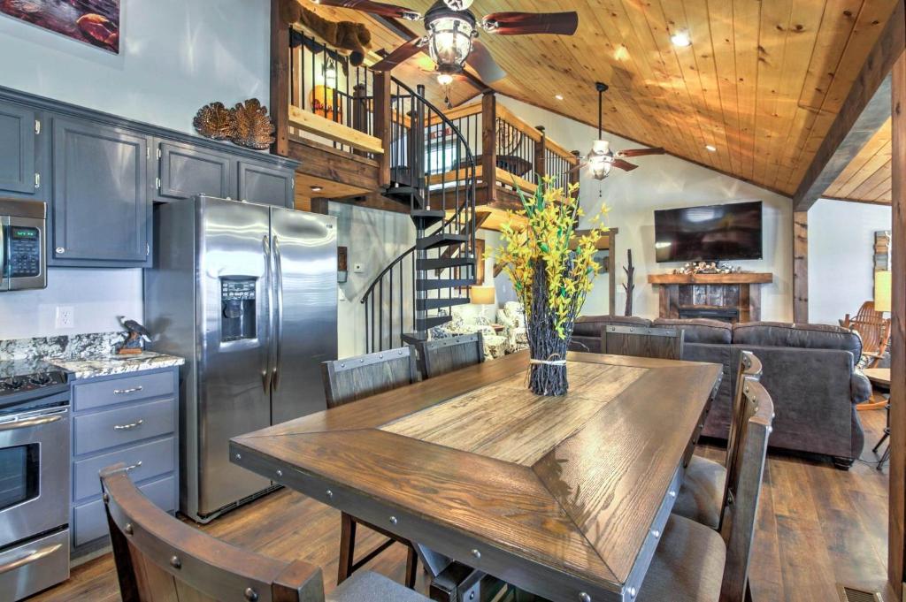 Smoky Mountain Loft - image 5