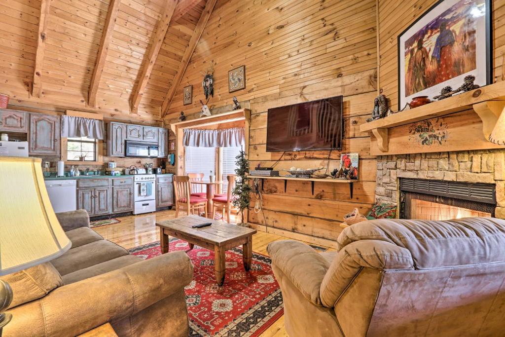 Mountain Rose Pigeon Forge Area Cabin with Hot Tub! - main image