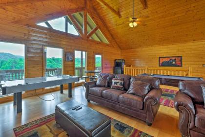 Pigeon Forge Cabin with Views Hot Tub Pets Welcome - image 3