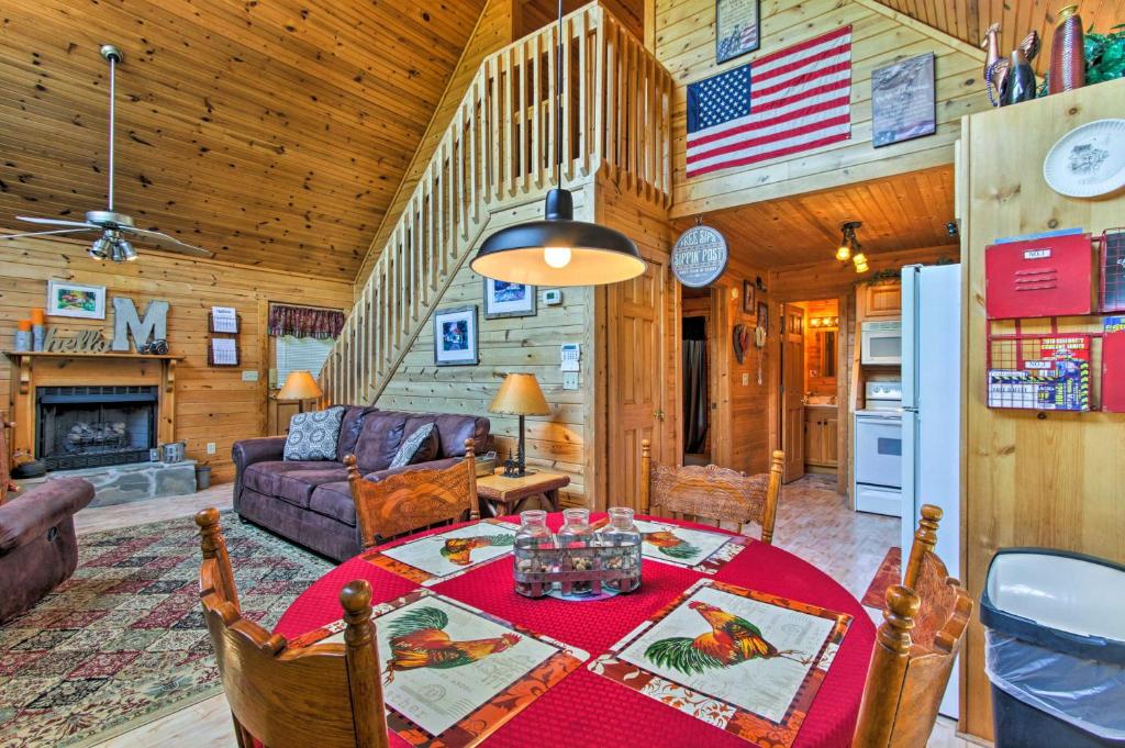 The Moonshine Cabin with Hot Tub- 3 Mi to Dollywood - main image