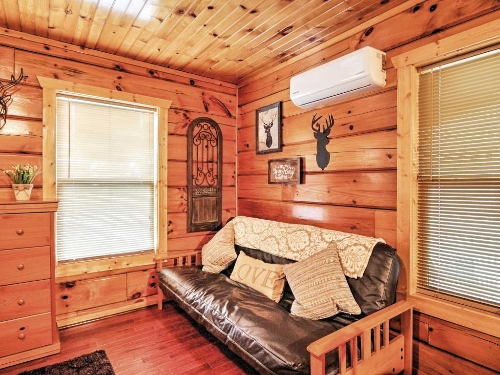 Log Cabin Studio in Sevierville with Deck and Hot Tub! - image 5