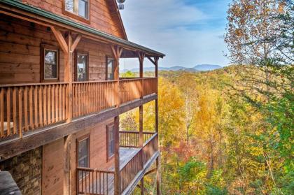 mountain View Cabin with Hot tub Less than 5 mi to the Strip Tennessee