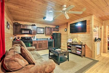 Hidden Hideaway Cabin with Deck and Pool Table! - image 4