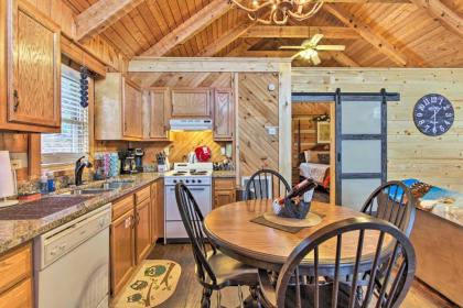 Custom Mtn Cabin with Hot Tub 7 Mi to Pigeon Forge! - image 3