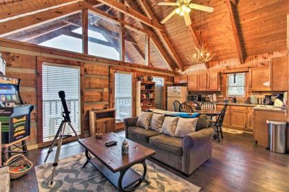 Custom Mtn Cabin with Hot Tub 7 Mi to Pigeon Forge! - image 5