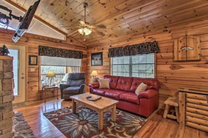 Hidden Springs Cabin with Hot Tub 2 Mi to Dollywood! - image 4